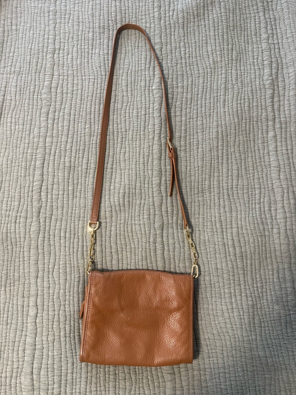 Tory Burch Britten Pebbled Leather Crossbody with Gold Logo - Picture 3 of 6